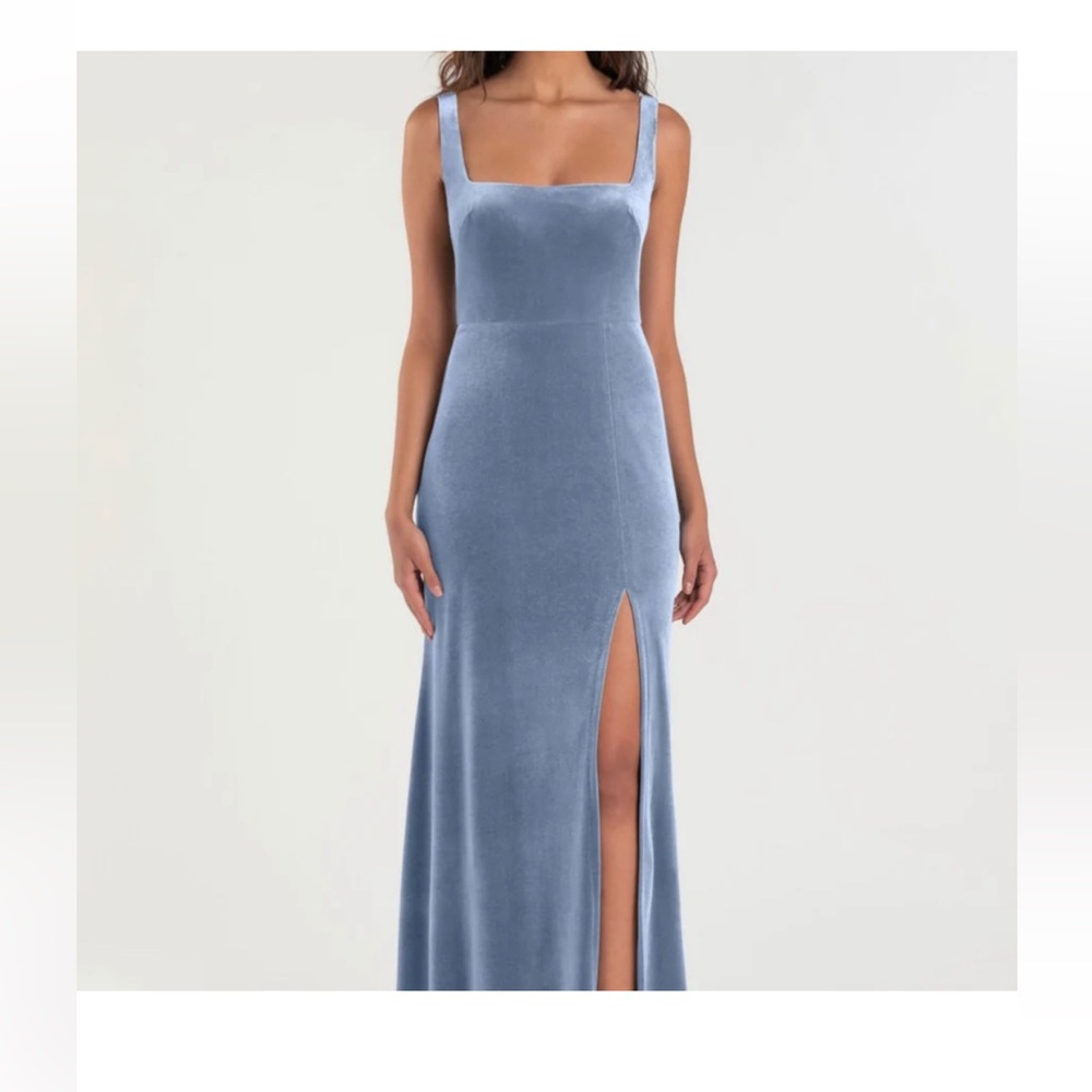 Elegant Emerald Velvet Dress